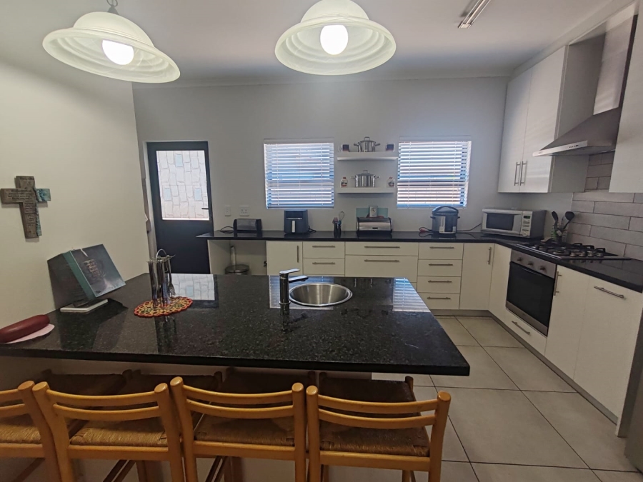 3 Bedroom Property for Sale in Country Club Western Cape